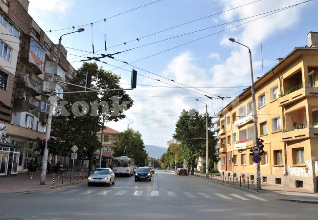 Нагънаха ламарините в центъра на Враца