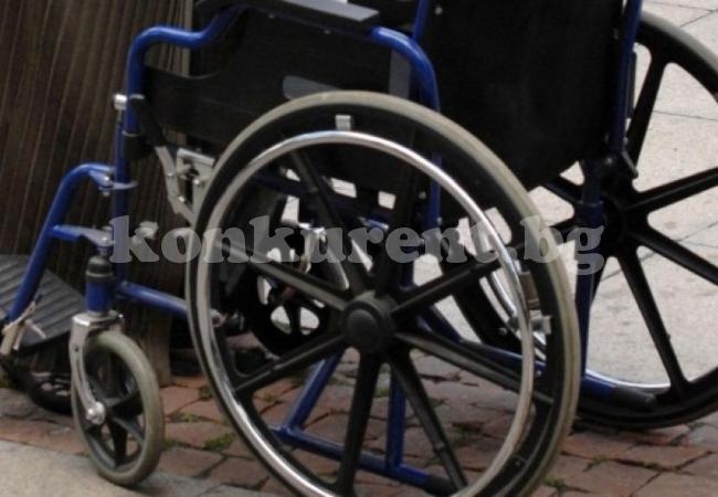 Нова схема: Лекари въртят далавера с инвалидни колички