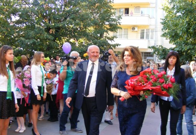 Вицепрезидентът Илияна Йотова откри учебната година във Враца