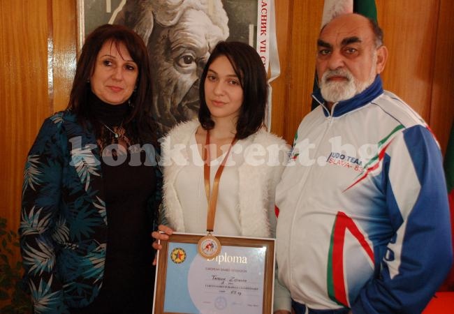 Здравка Танова съчетава успешно ученето със спорта