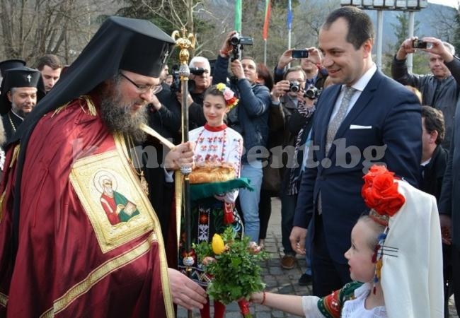 Владика и кмет ще поздравят врачани за новата година