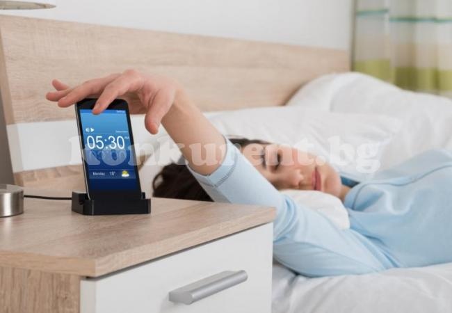 Защо Snooze бутонът на алармата на смартфоните ни дава само още 9 минути сън?