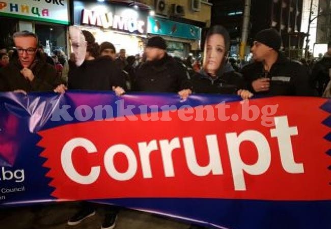 Как чуждите медии видяха старта на председателството: Протести срещу корупцията и предупреждение към Туск