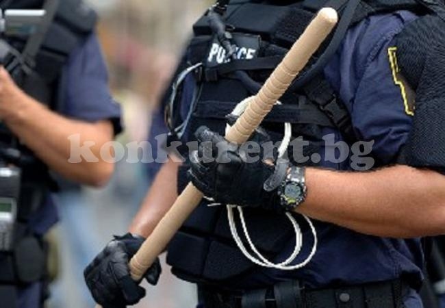 Жандармеристи и полицаи вардят в Берковица