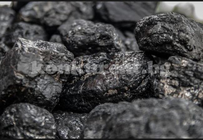 Задигнаха 29 чувала с въглища от мазе