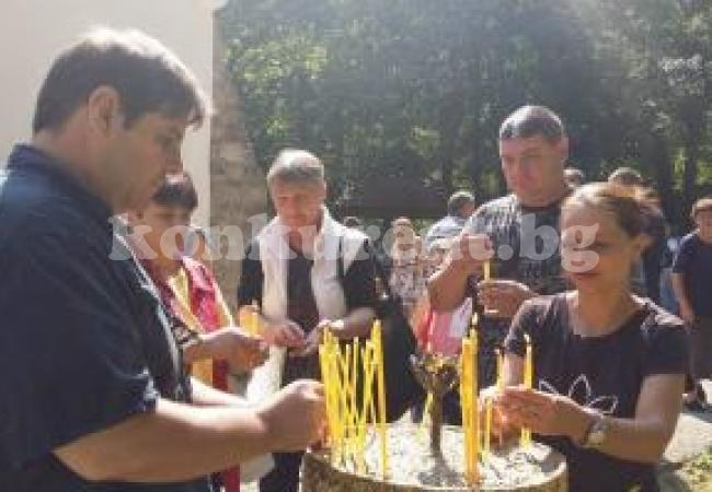 Правят курбан за здраве в манастир „Св. Иван Пусти“