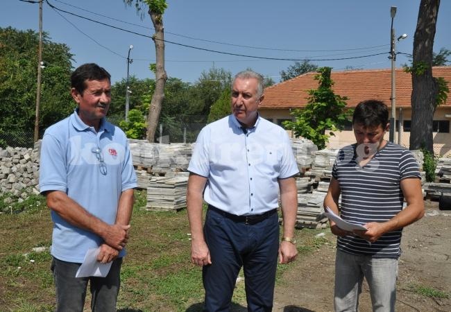 Кметът Ценков провери къде отиват материалите от площад „Бдинци“