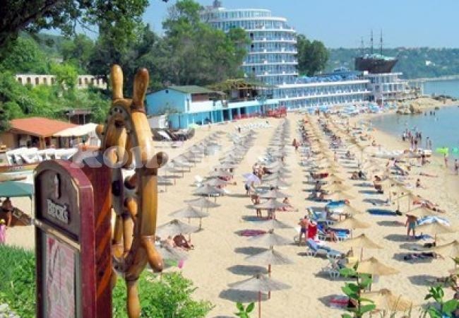 Над 1600 проверки са извършили инспекторите по труда в летните курорти