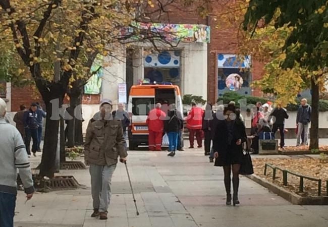 Жена припадна в центъра на Враца СНИМКИ