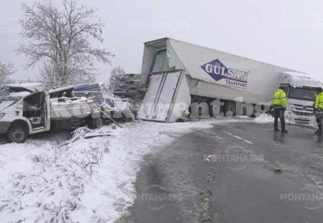 Катастрофа на Е79 край Белотинци побърка трафика между Видин и Монтана