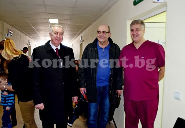 Лекари от „Пирогов“ преглеждат безплатно деца във Видин по покана на кмета Огнян Ценков