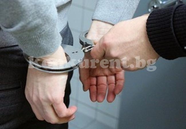 Мъж и жена, обвинени за измама със средства от европейски фондове, остават в ареста