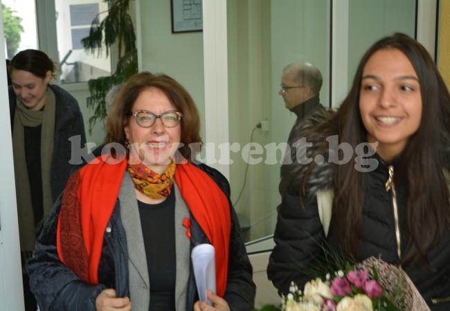 Гимназистка от Галиче стана посланик за един ден на Швейцария