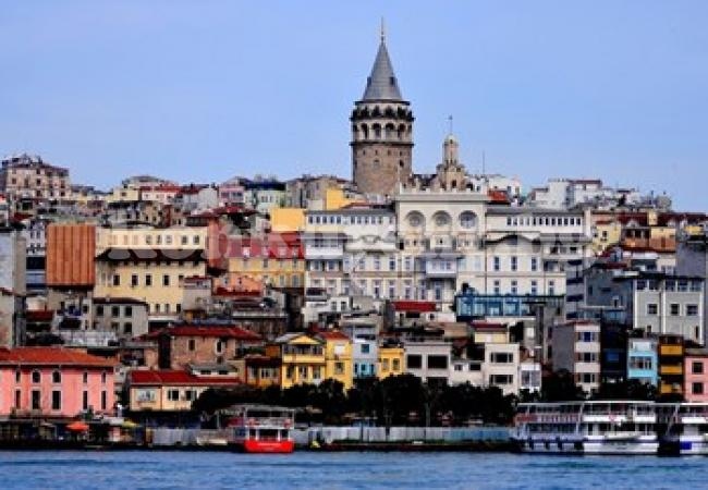 Бавен трус от 5,8 люлее Истанбул 50 дни, никой не го усеща