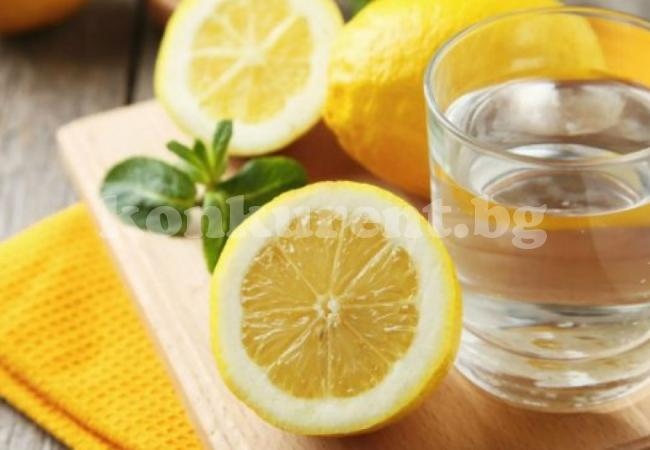 Всички знаем за ползите от водата с лимон, обаче правим една голяма грешка