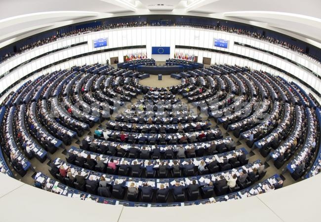 Защо избираме евродепутати и какви възнаграждения получават
