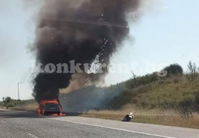 Кола се запали на автомагистрала \