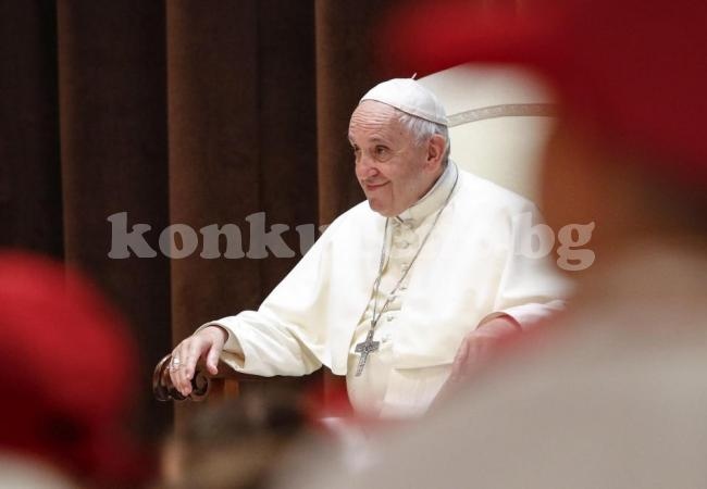 Посрещат папа Франциск със стара българска песен