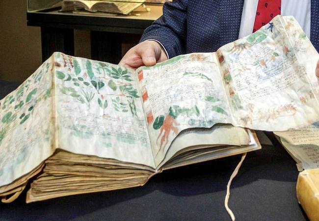 Най-странният ръкопис остава загадка (СНИМКИ)