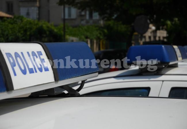 В Буковлък нападнаха с камъни полицейски патрулки, дошли по сигнал за вдигане на шум 
