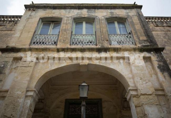 Продават бившия дом на кралица Елизабет Втора в Малта