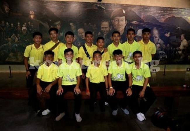 Тайландските момчета отбелязаха година от премеждието си в пещерата (Снимки)