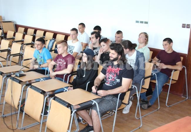 Три групи студенти ще работят в Мездра