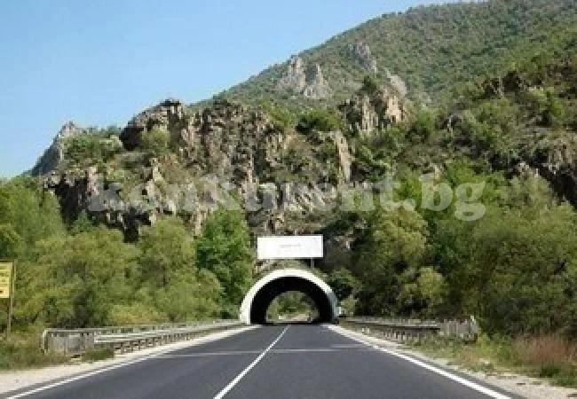  Верижна катастрофа на пътя за Гърция след тунел \