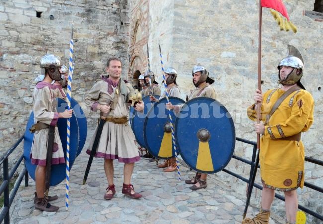 Фестивалът „БъдинЪ“ отново ни пренася в  Средновековието СНИМКИ