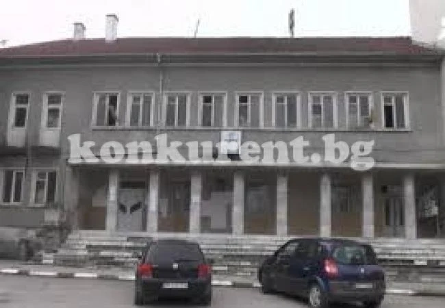 В Галиче притеснени, карат ги да подписват споразумение с Ценко Чоков в дома му
