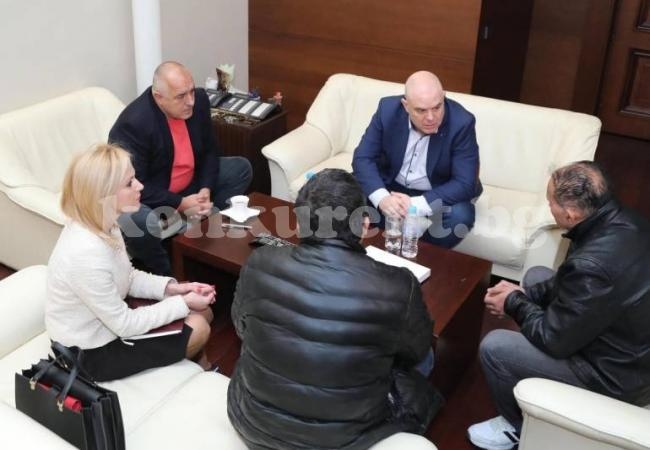 Главният прокурор и Бойко Борисов се срещнаха с бащата на брутално убитата Андрея 