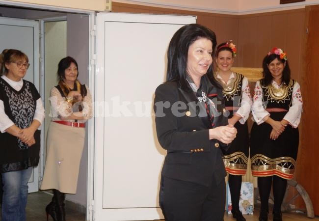 Кметът на Козлодуй уважи лекари на Бабинден СНИМКИ