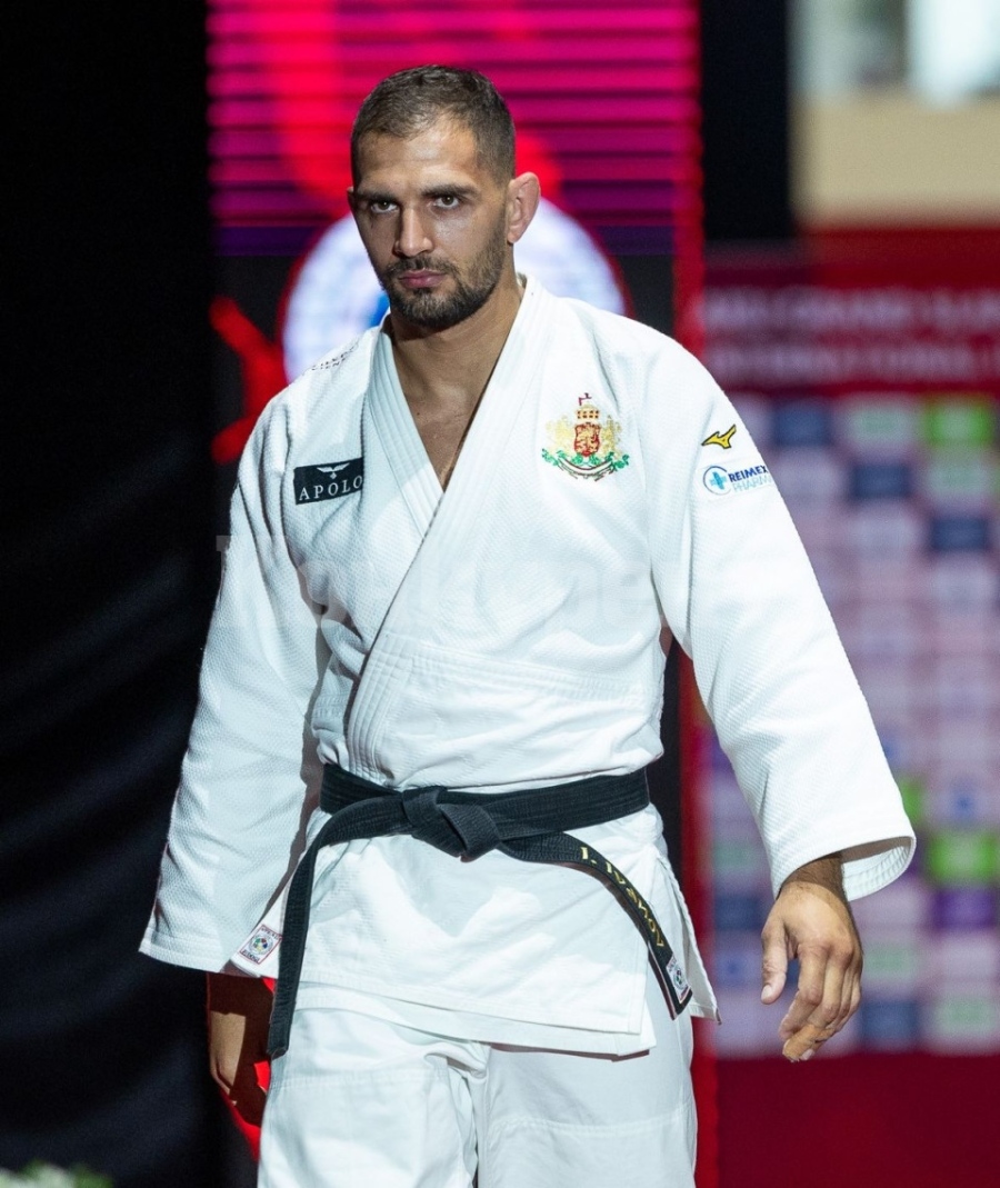 Ивайло Иванов със сребро в Баку