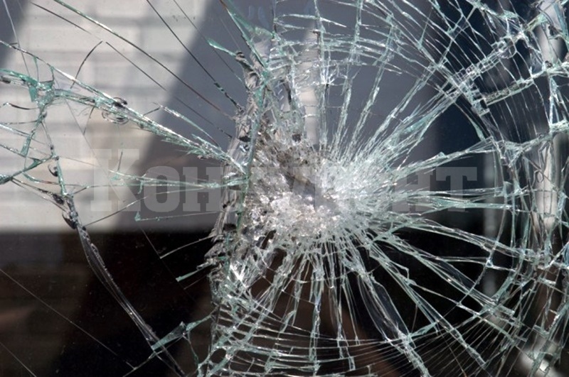 Счупиха стъкла в къща във Врачанско, хванаха извършителя