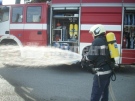 Огнеборци гасиха лекотоварен автомобил и контейнери за смет във Видинско
