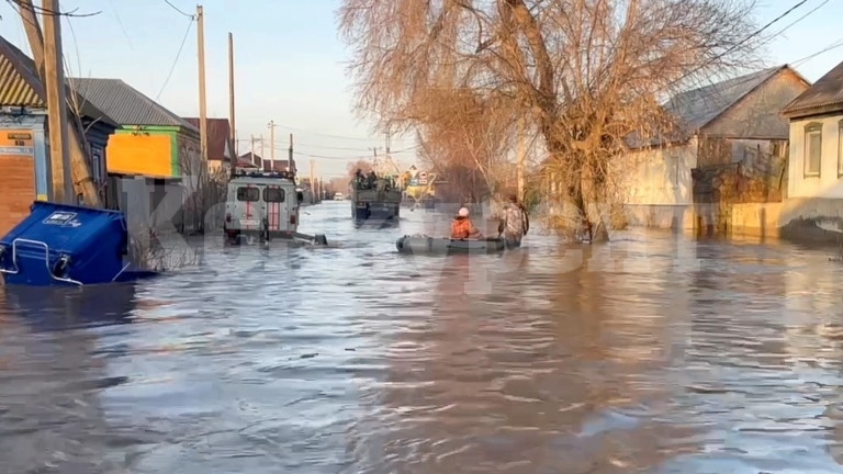 Пожарникари се бориха с наводнение във Видинско 