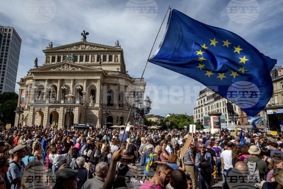 Продемократични демонстрации се състояха в германските градове Лайпциг и Дрезден 