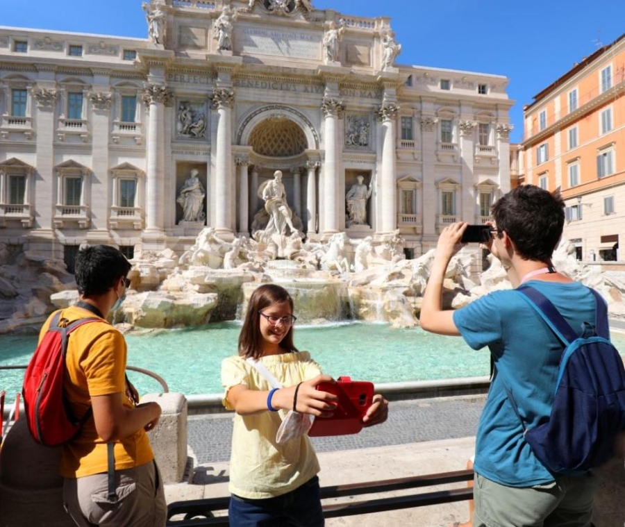 Италия е изправена пред дилема заради рекордния наплив на туристи