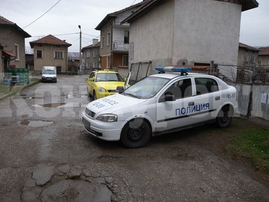 Арестуваха двама, нападнали и пребили полицаи