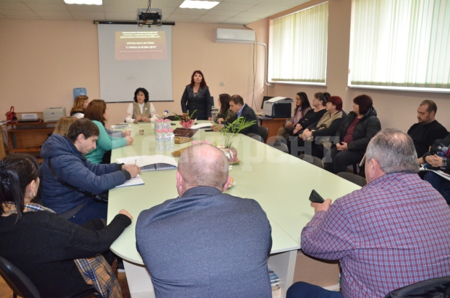 „С грижа за всяко дете“ предотвратява отпадането на ученици от образователната система