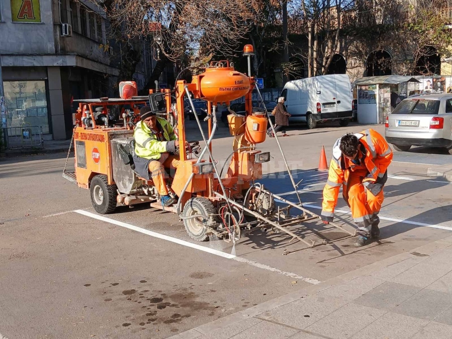 Община Видин започна почистването на дъждоприемните шахти и подновяването на пътната маркировка