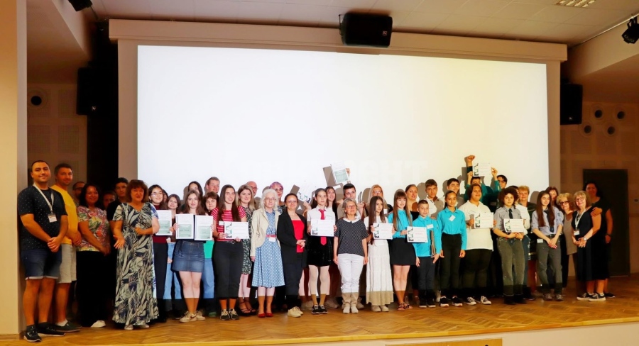 Учиници от Берковица грабнаха големият приз на Шестия национален младежки форум „Арнаудови срещи. Пътят към познанието“