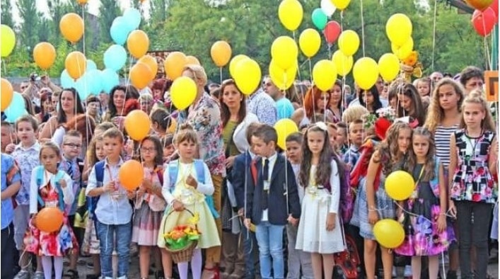 Около 800 лева струва един първолак на мама и тате