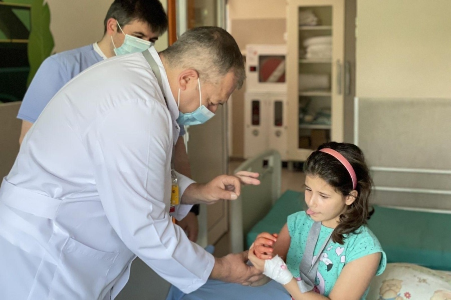Доктори от „Пирогов“ преглеждат безплатно деца в Монтана