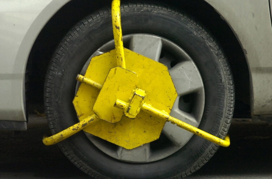 Заради скоба шофьор преби служител на „Градска мобилност“