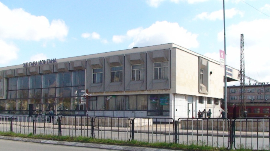 Догодина ремонтират ж.п. гарата в Монтана