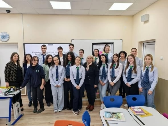 Бинарен урок по философия и гражданско образование в СУ \