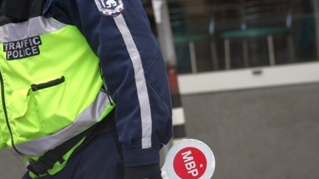 20 годишен яхна мотопеда си без регистрационна табела