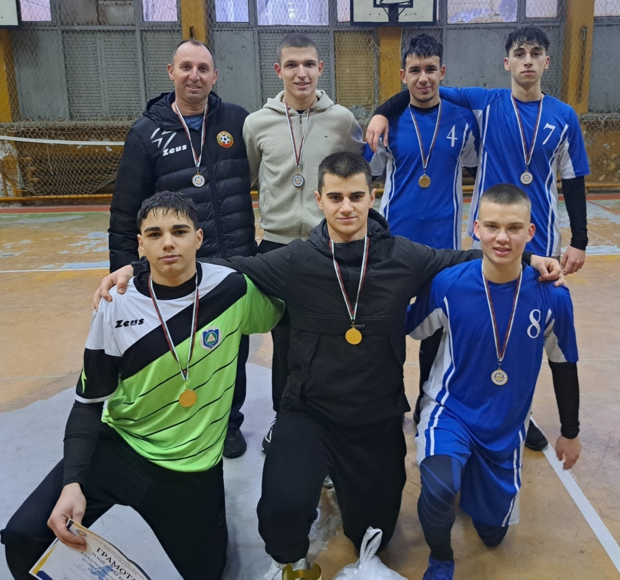 Плакети за най-добрите играчи и победа за ППМГ – Враца във футболен турнир