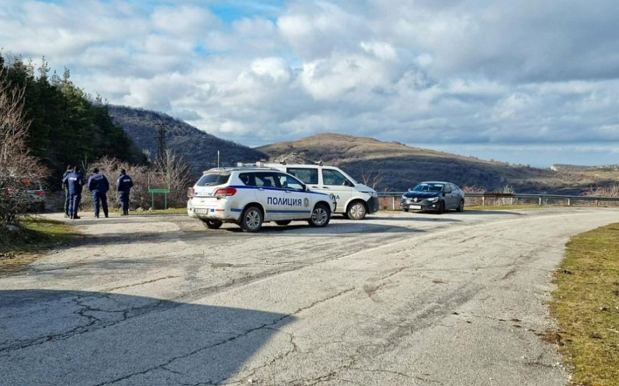 Прокуратурата: В кемпера е стреляно с „Колт\